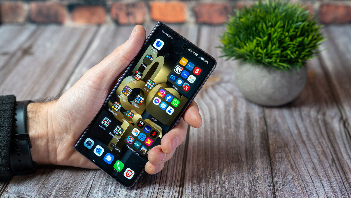 The Magic V2 has a 6.43-inch OLED display with a peak brightness of 2,600 nits. Picture: Noel Campion.