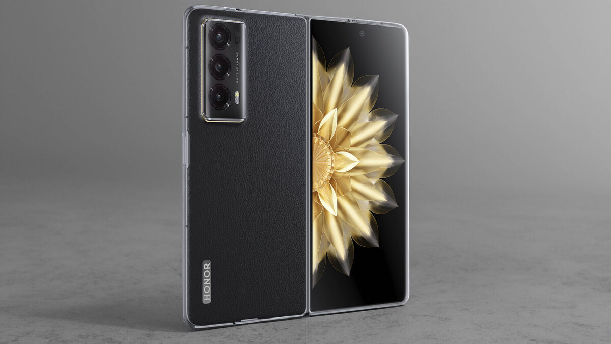 The Magic V2 features a triple rear camera setup with a 50MP main, a 50MP ultra-wide, and a 20MP telephoto camera. Picture: Honor.