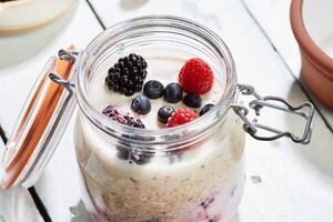 Overnight Oats with berries