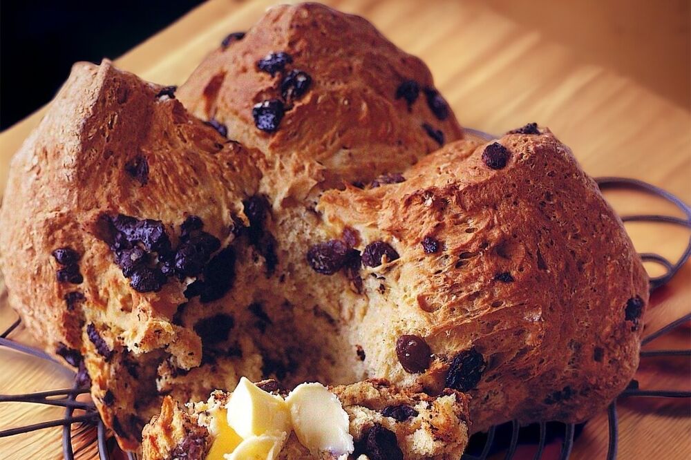 Spotted Dog (a variation on white soda bread)