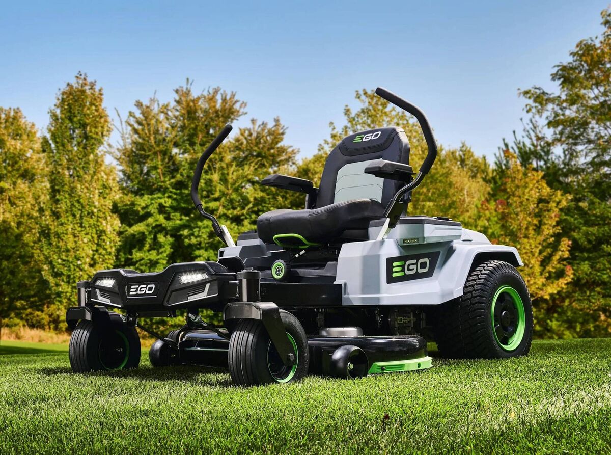 Could this be your first EV? Streak over up to three acres with zero emissions with the Ego Z6 ZT4201E-L, from €4690.