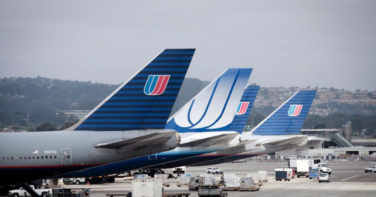 ボーイング737-800型機、パネル紛失のまま無事着陸