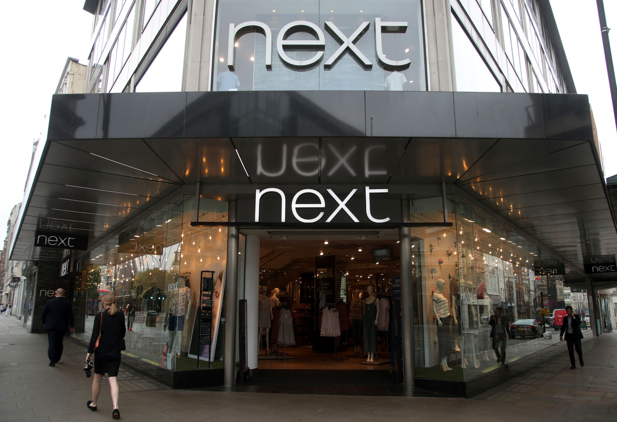 Next targets nearly £1bn in profits this year 