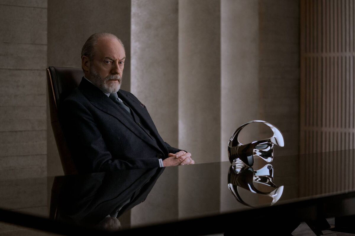 Liam Cunningham in 3 Body Problem.