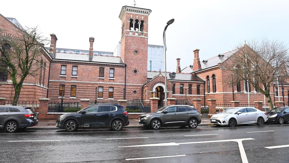 Corkman accused of starting blaze in family home told gardai: 'I did it, I set fire to the room' - Vimarsana News