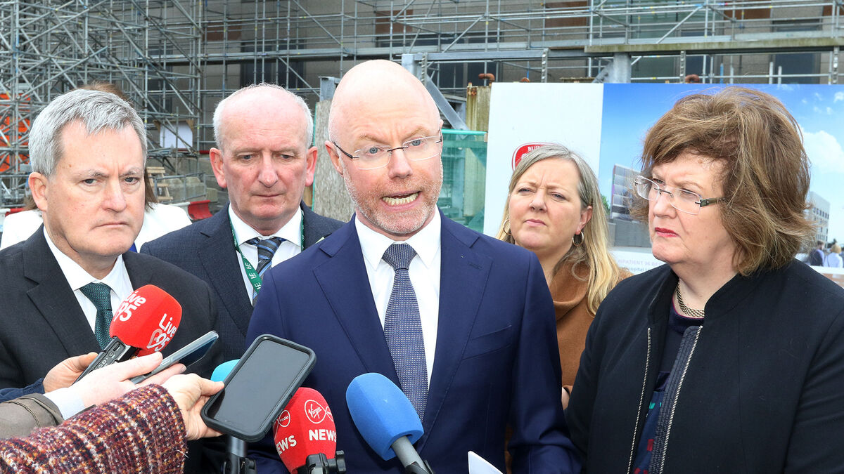 Health minister's crisis visit to Limerick hospital finds nurses and doctors 'burnt out' - Vimarsana News