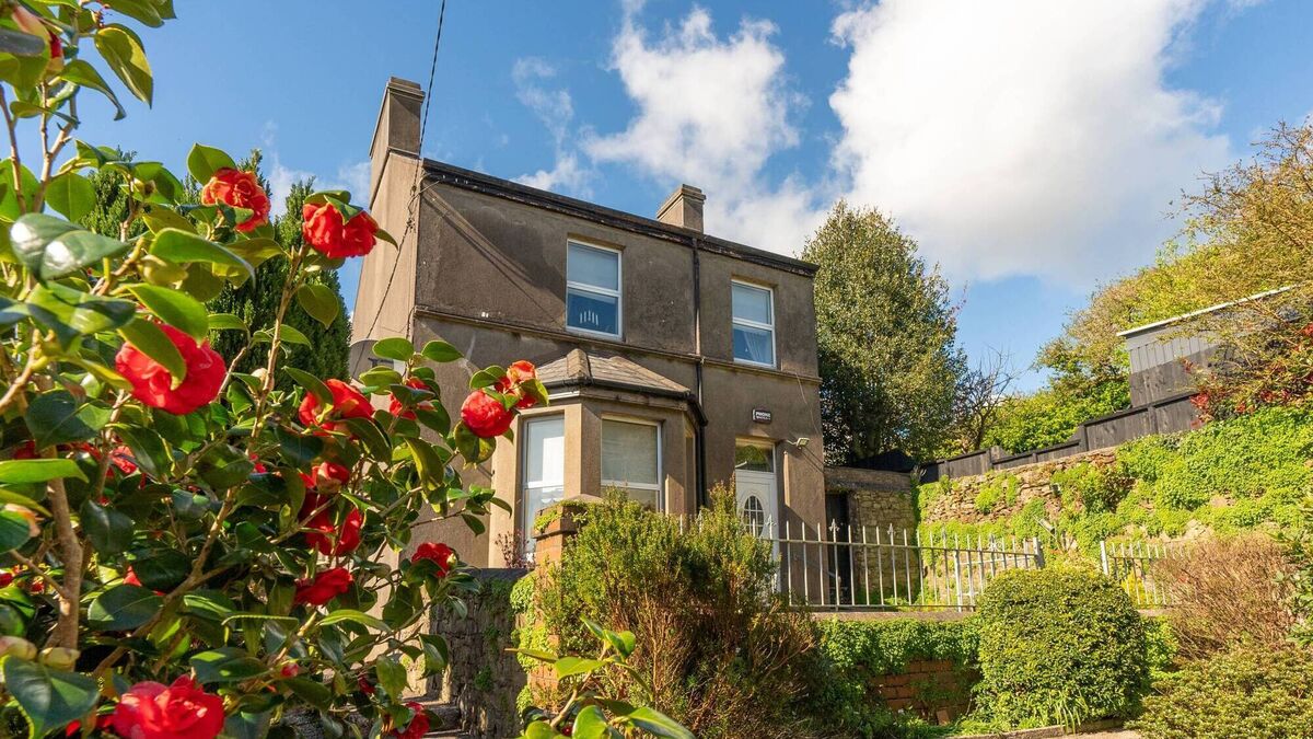 Once in a blue moon opportunity to buy €400,000 Crescent Villa, on the market for the first time in a century - Vimarsana News