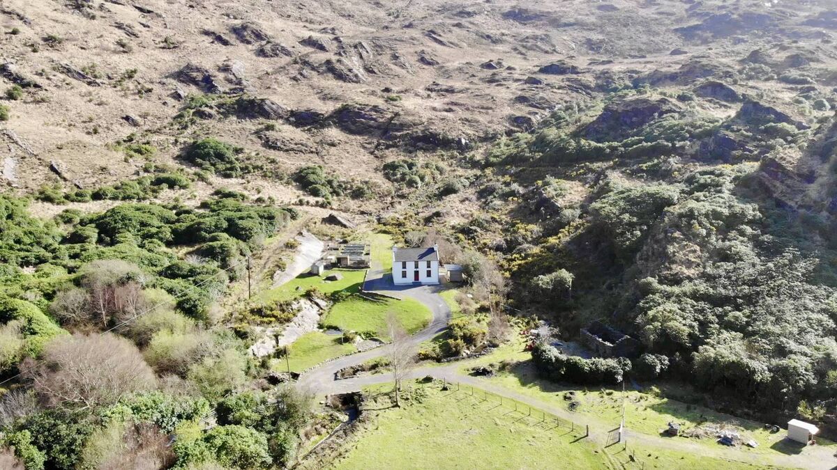 Almost Heaven, take me home, down the valley road to €440,000 Petey Peters in Glengarriff - Vimarsana News