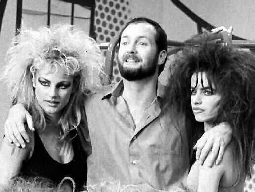  Kenny Everett with some of the participants in his TV show. 