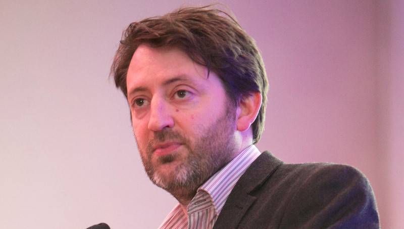 Social media use is a public health risk, warn medics