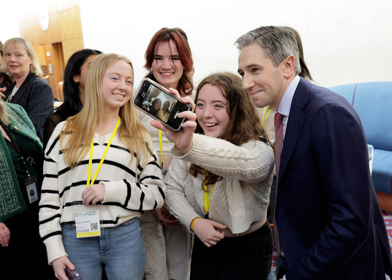 Then further education minister Simon Harris meeting members of Dáil na nÓg, Ireland’s national youth parliament, at Leinster House last month. Picture: Maxwell’s Then further education minister Simon Harris meeting members of Dáil na nÓg, Ireland’s national youth parliament, at Leinster House last month. Picture: Maxwell’s