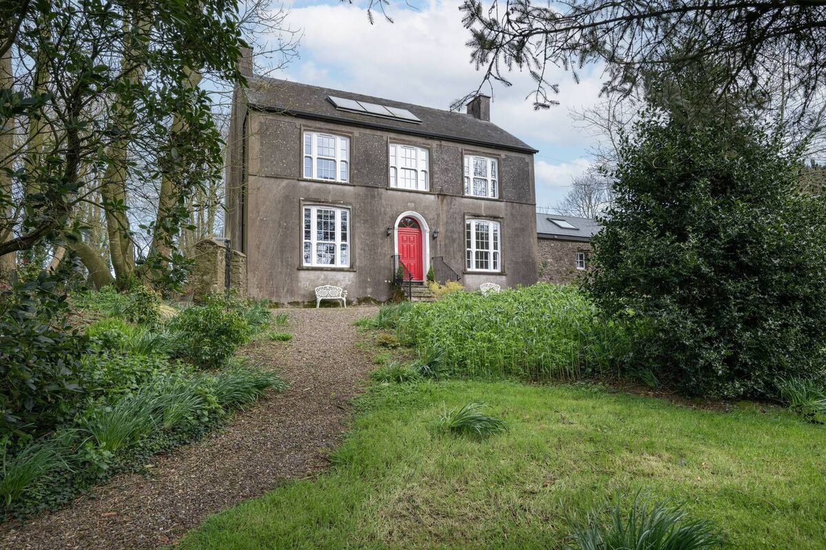 Exterior with replacement tripartite or 'Wyatt-style' windows