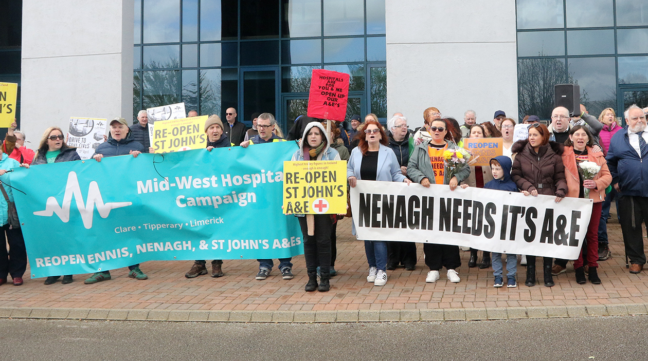 The Mid-West Hospital Campaign protest against overcowding at the HSE offices in Limerick on Saturday afternoon. Picture: Brendan Gleeson