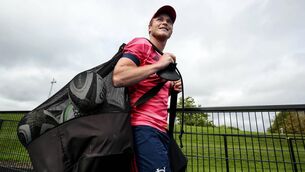 <p>LEINSTER BOUND: Tyler Bleyendaal arrives at training during his Munster days. Pic Credit: Laszlo Geczo, Inpho.</p>