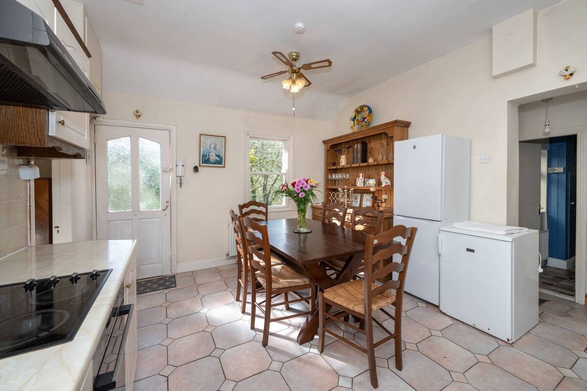 Kitchen/dining Kitchen/dining