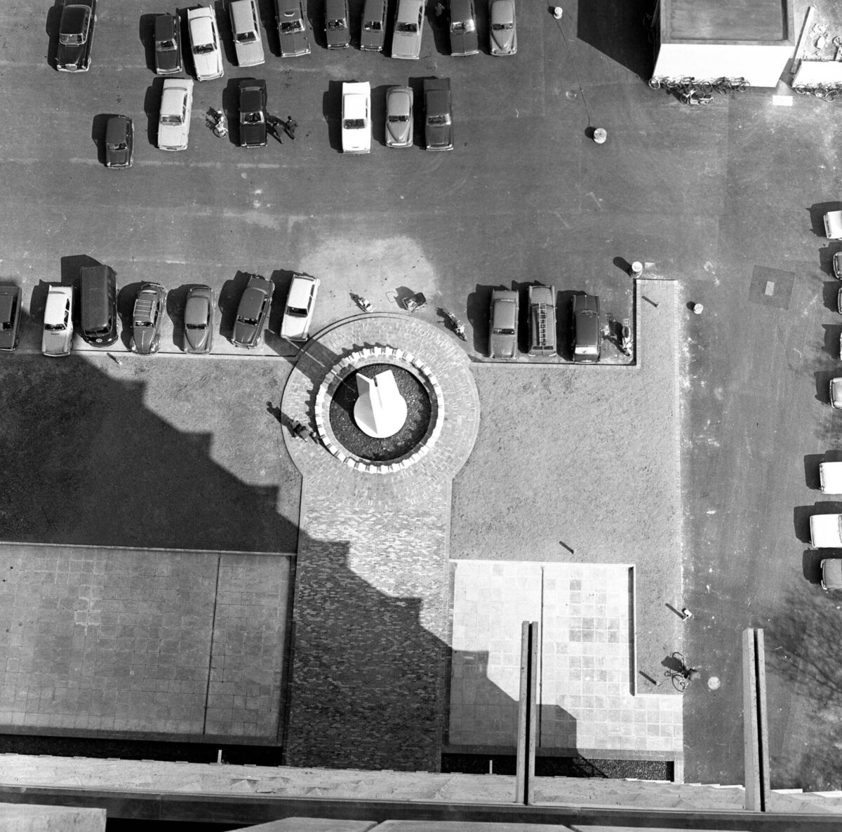 The forecourt of Cork County Hall, photographed from the roof in April 1968. 