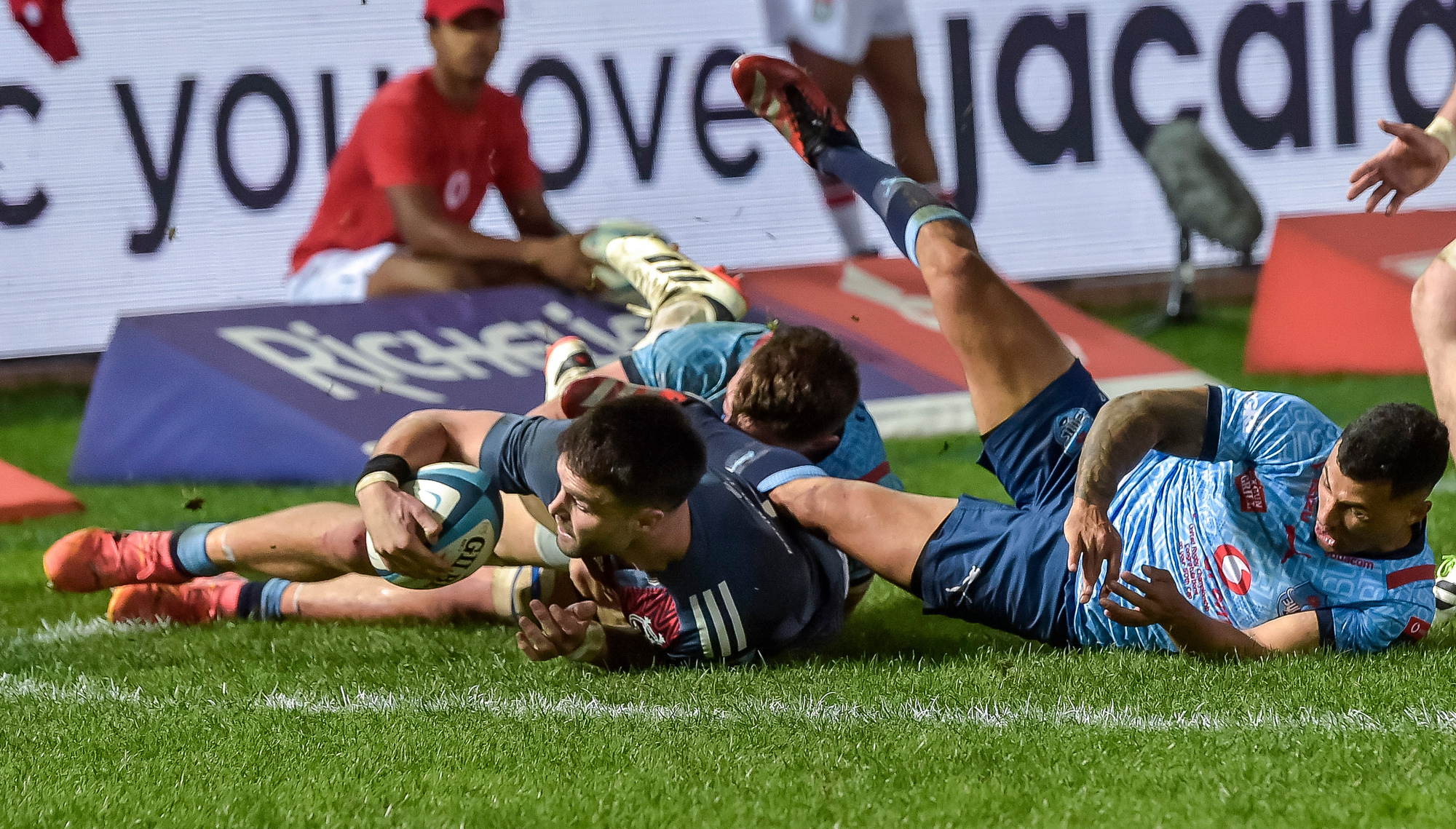 Munster produce statement win over the Bulls in quest for back-to-back URC titles