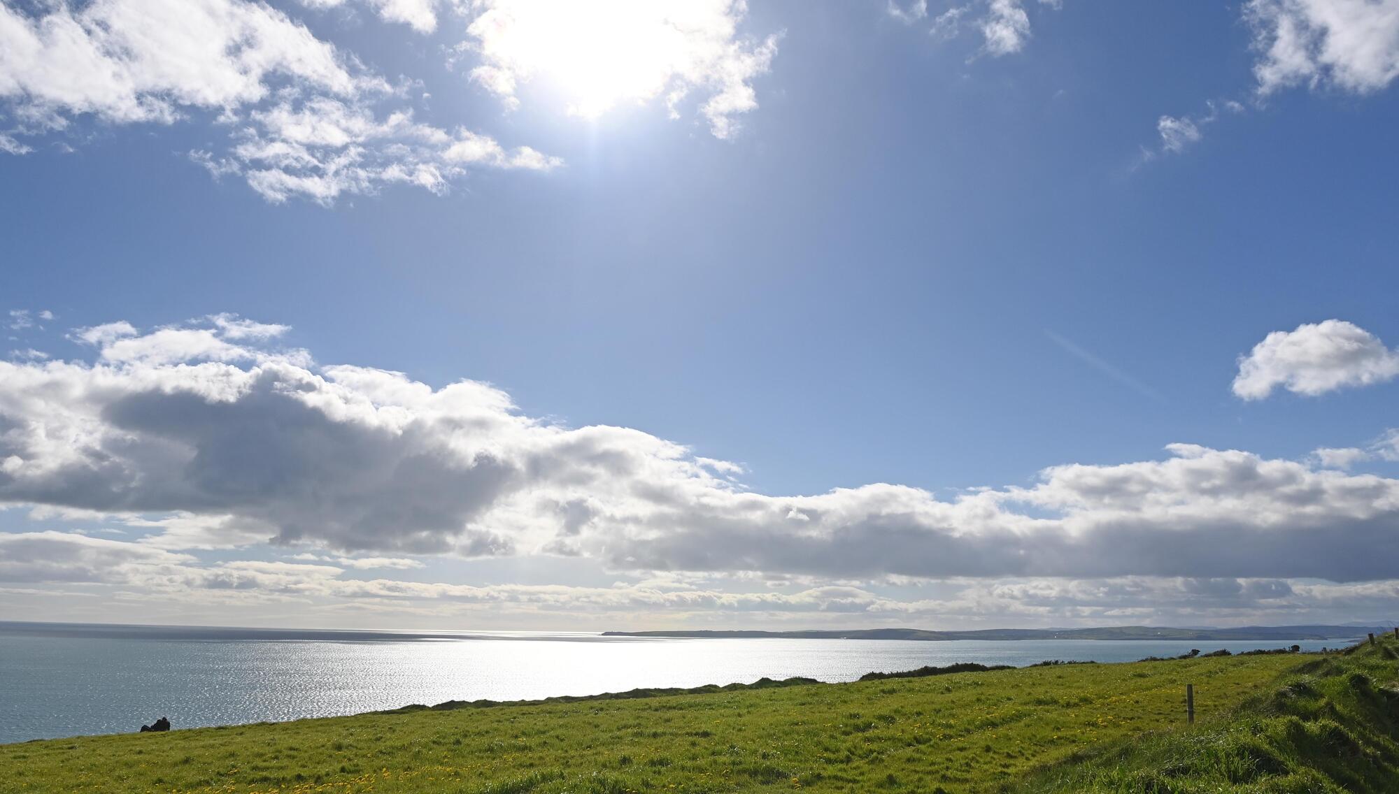 Clear skies and sunshine likely to continue until midweek, Met Éireann says