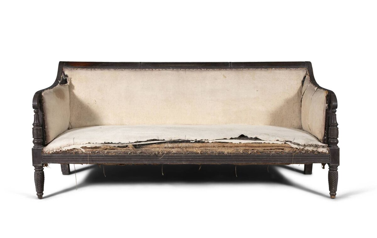 A Federal sofa from Dawesfield (note the rope-twist legs).