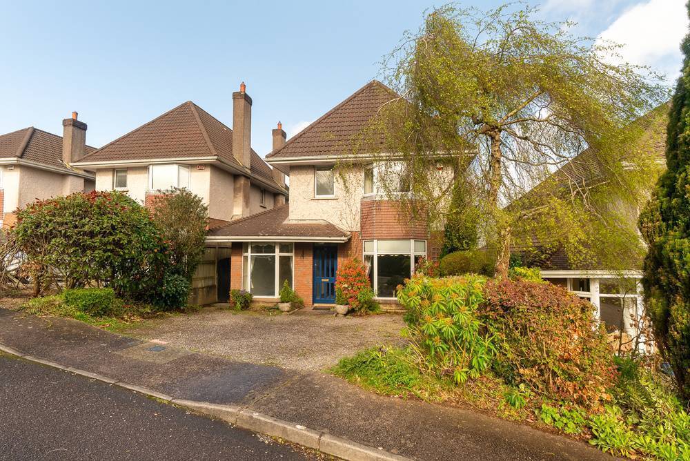 5 Bed Detached Home - 18 Tirol Avenue The Paddocks, Maryborough Hill
