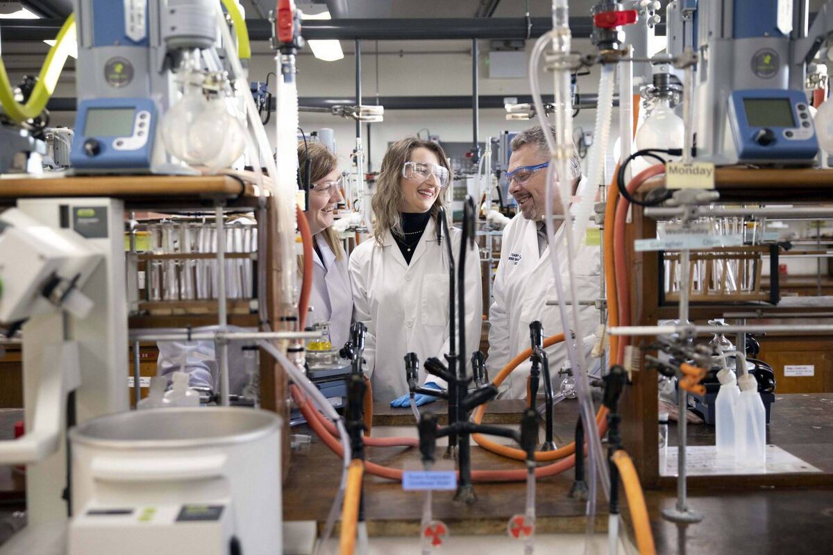 Norma Kelly, Senior Process Chemistry Manager at Thermo Fisher, Tara McInerney, Thermo Fisher Scientific Prize in Organic Chemistry awardee and Dr Stuart Collins, Lecturer in Organic and Pharmaceutical Chemistry, UCC Norma Kelly, Senior Process Chemistry Manager at Thermo Fisher, Tara McInerney, Thermo Fisher Scientific Prize in Organic Chemistry awardee and Dr Stuart Collins, Lecturer in Organic and Pharmaceutical Chemistry, UCC