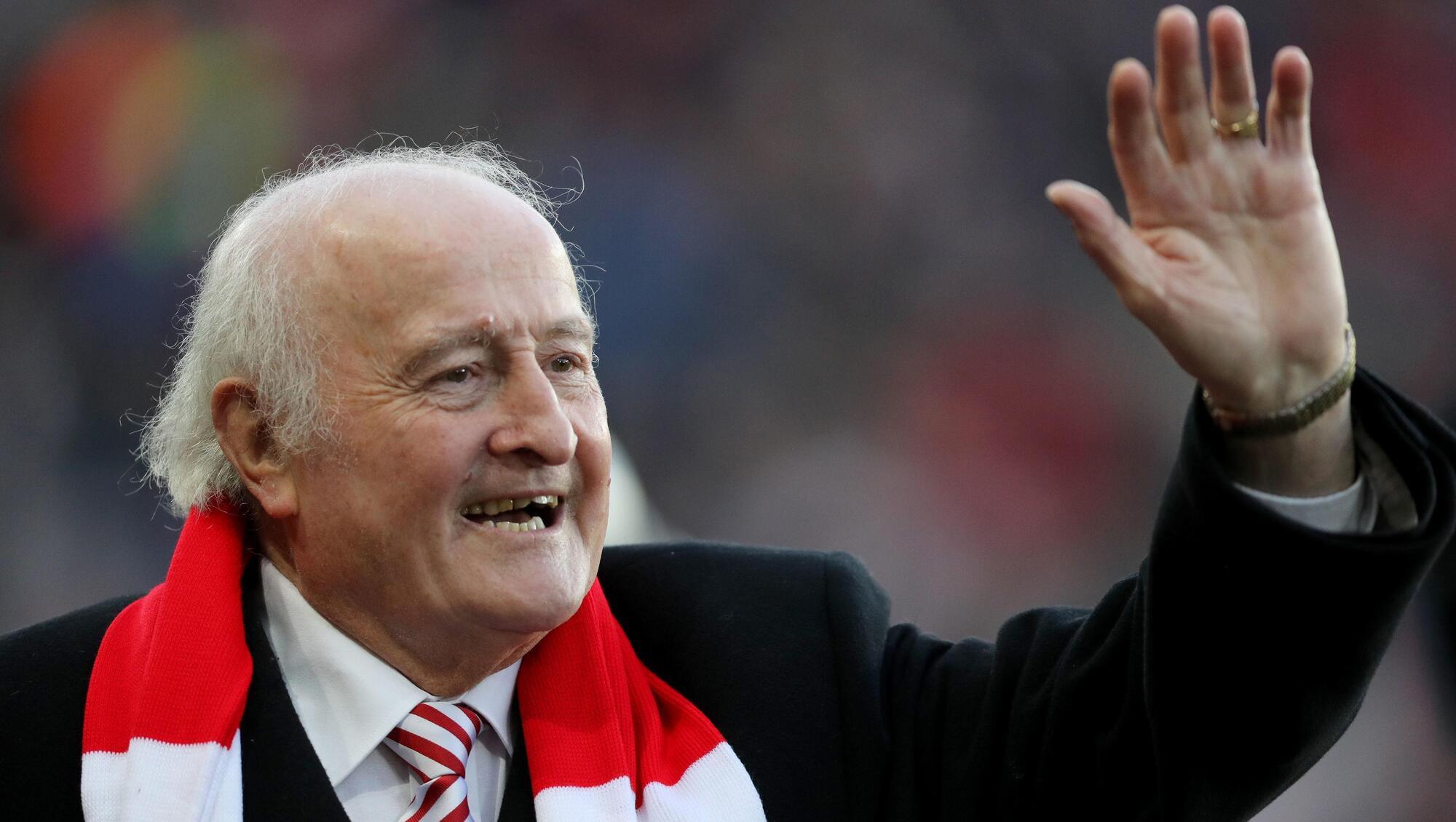 Stylish Charlie Hurley played like he was 'centre-stage at the London Palladium'
