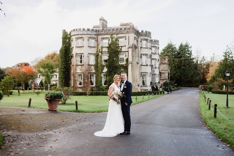 Aoife O’Sullivan and Derek McCarthy with family and guests. Pictures: Emily Doran Photography