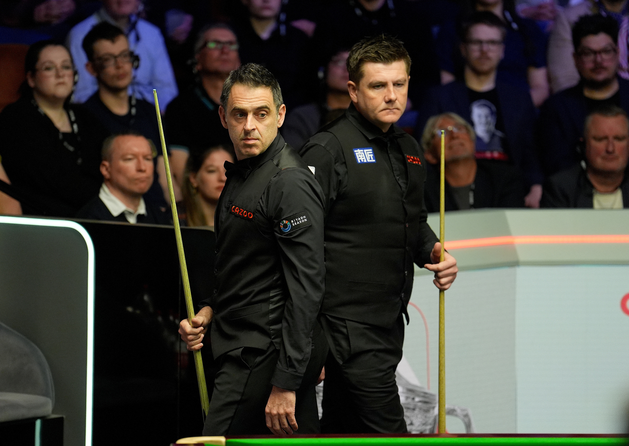 Ronnie O’Sullivan closes in on World Championship quarter-final spot
