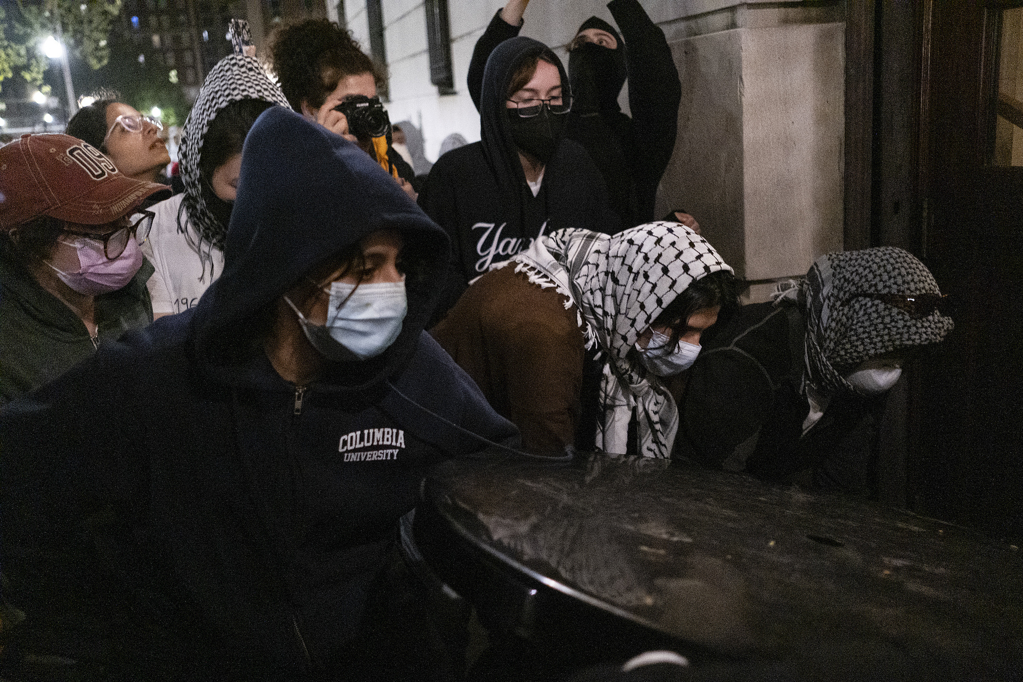 Student protesters take over Columbia University hall in anti-war demonstrations
