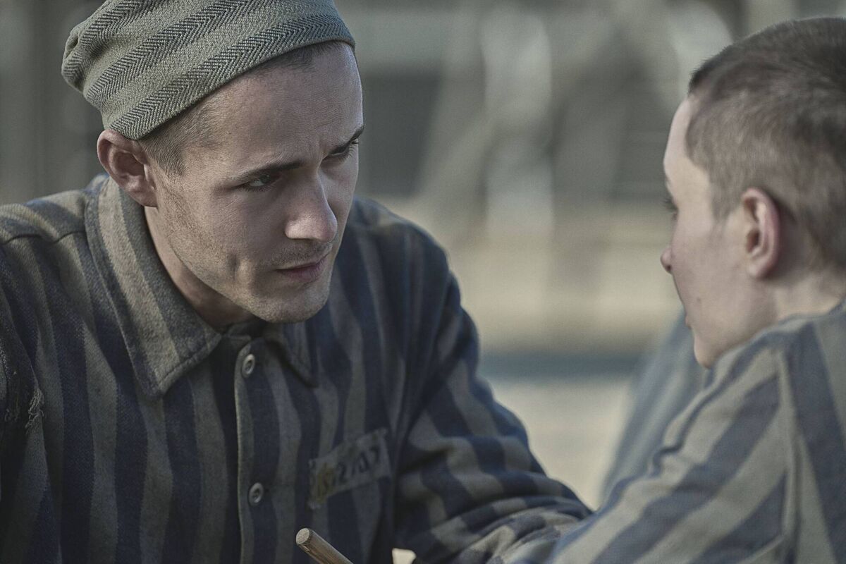 Harvey Keitel as the older Lale Sokolov and Melanie Lynskey as Heather Morris in The Tattooist of Auschwitz