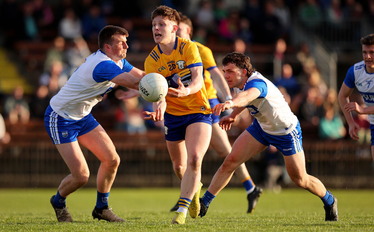 Waterford’s Billy O’Keeffe and Dermot Ryan with Cormac Murray of Clare. Picture: ©INPHO/Ryan Byrne