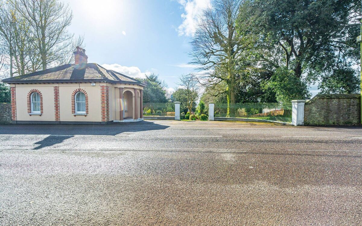 Gate Lodge at Oaklodge