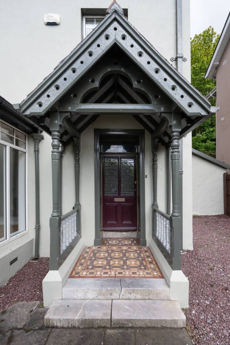 Victorian style ornate porch Victorian style ornate porch