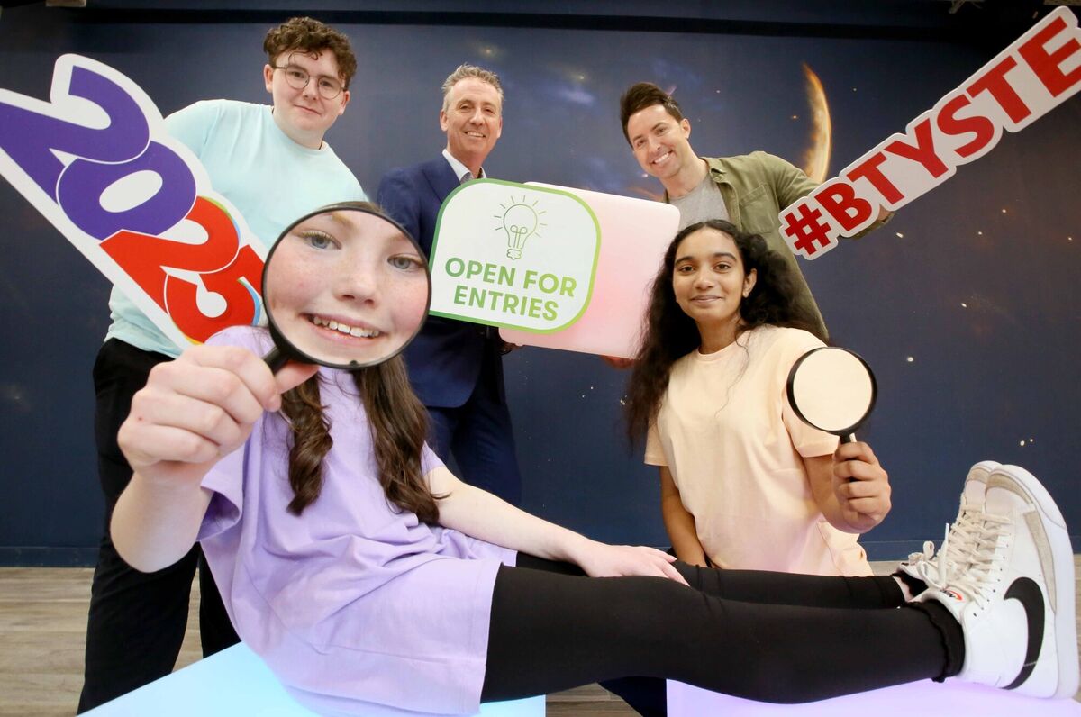 April Giffney (12), Harry O’Leary (17), Rosheen Sharma (16), with Shay Walsh, left, Managing Director of BT Ireland, and physicist, broadcaster and long-time special act performer at the BT Young Scientist & Technology Exhibition (BTYSTE), Mark Langtry, as BT Ireland announce that online entries for the 2025 BTYSTE are now open April Giffney (12), Harry O’Leary (17), Rosheen Sharma (16), with Shay Walsh, left, Managing Director of BT Ireland, and physicist, broadcaster and long-time special act performer at the BT Young Scientist & Technology Exhibition (BTYSTE), Mark Langtry, as BT Ireland announce that online entries for the 2025 BTYSTE are now open