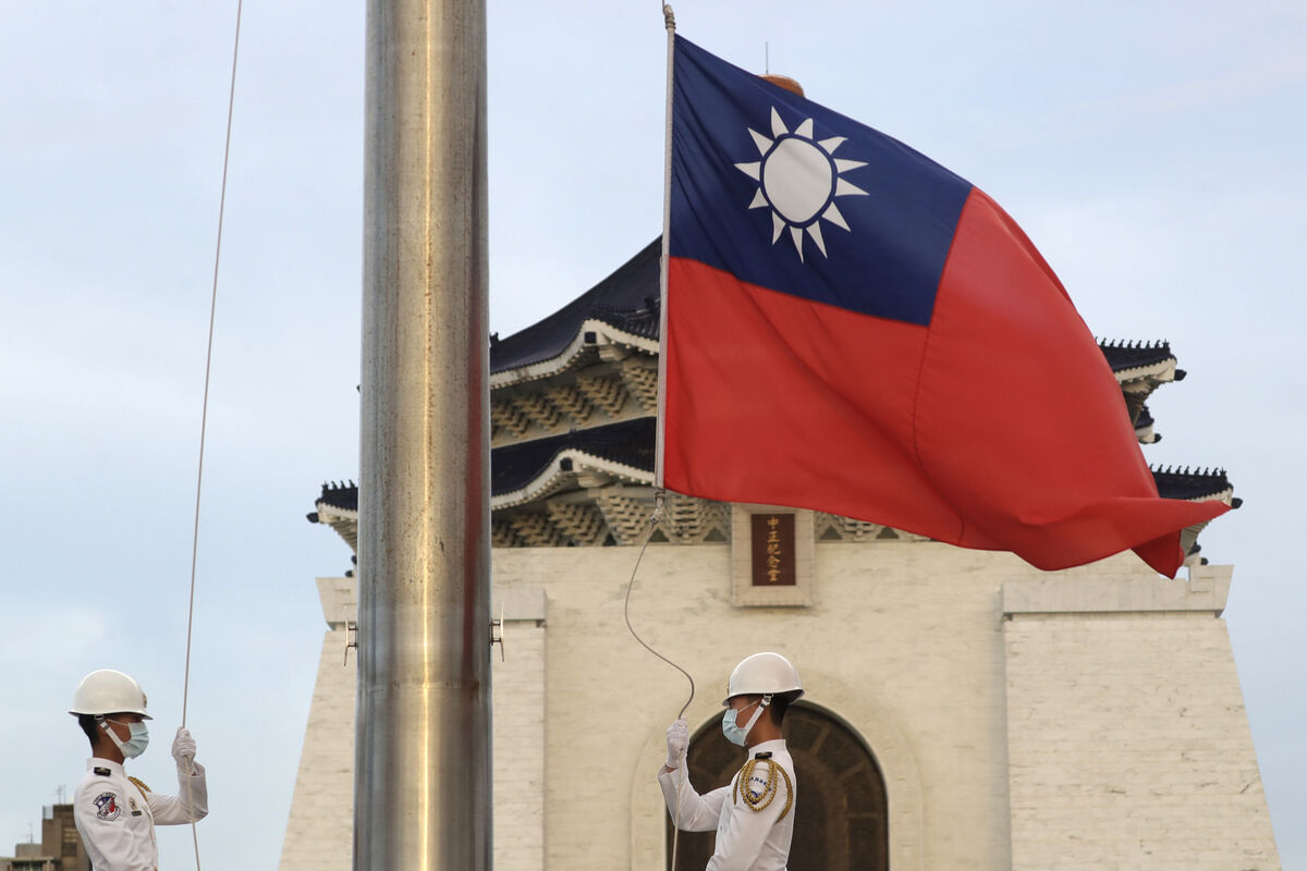 Displaying the former flag of the People's Republic of China — which is still the flag of Taiwan — was deemed by the UCC students as 'disrespectful to China'. Picture: Chiang Ying-ying/AP