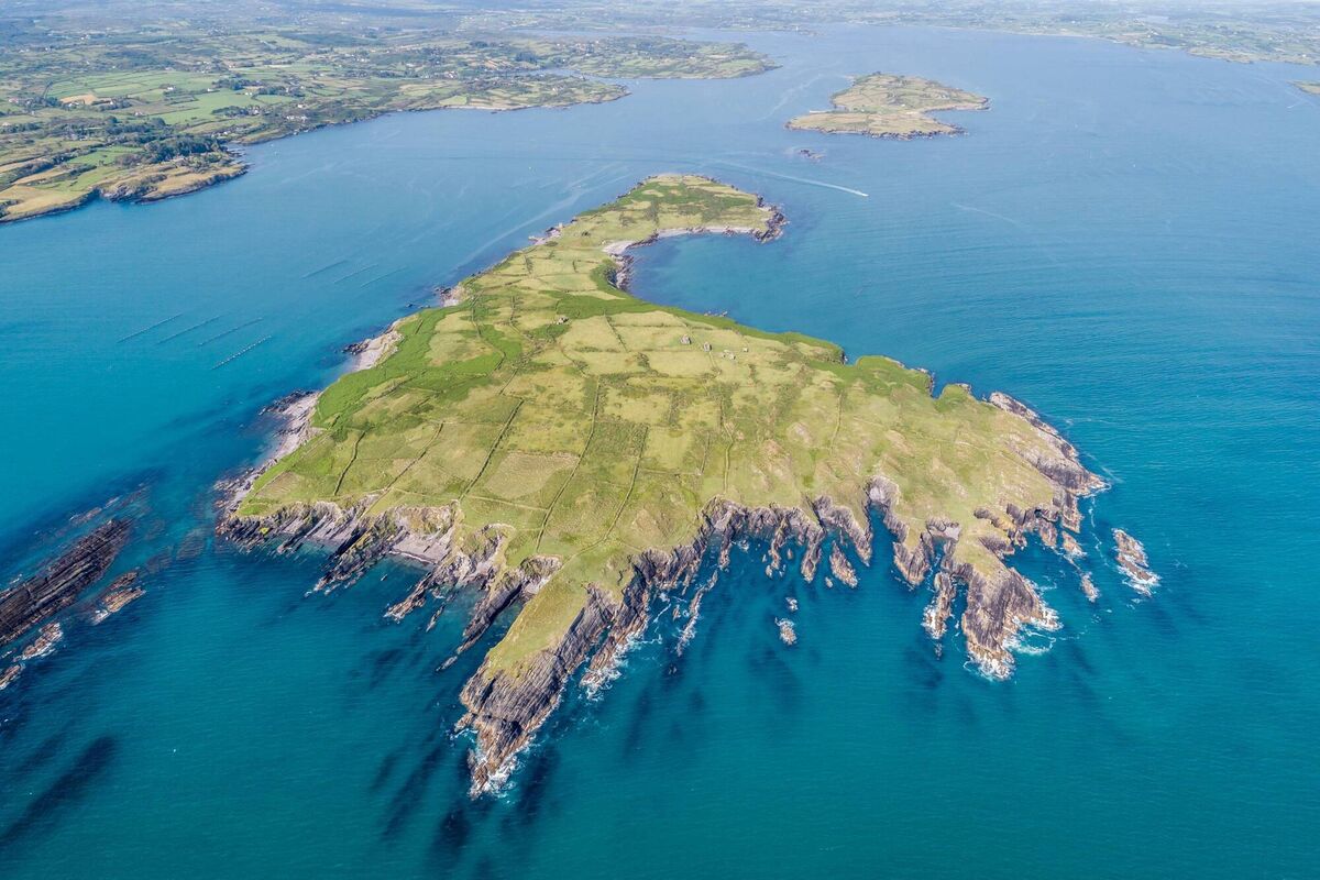 Castle Island in West Cork's Roaringwater Bay has 123 acres of land, small shingle beaches, a C14th O'Mahony castle ruin, along with the remains of 15 small stone cabinsir