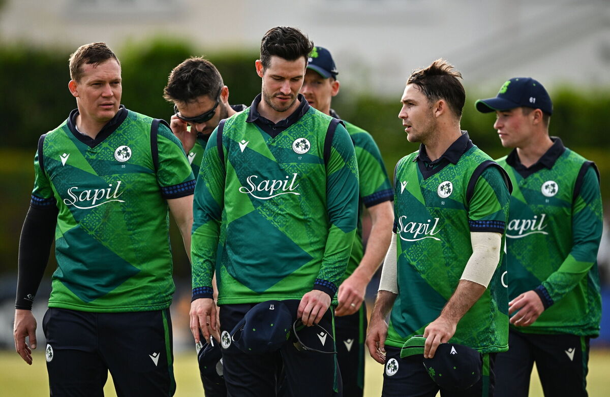 Ireland players leave the field dejected after their side's defeat. Photo by Sam Barnes/Sportsfile