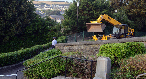 Man dies in Bandon after wall collapses