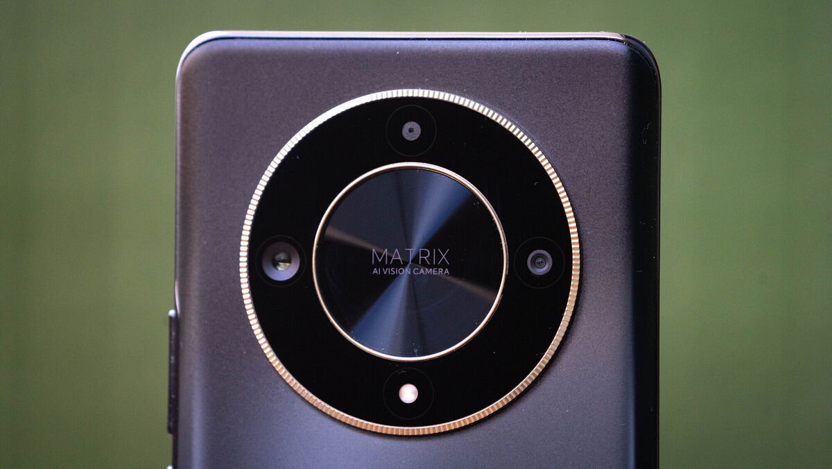 The Magic 6 Lite features three cameras, including a 108MP main camera. Picture: Noel Campion.