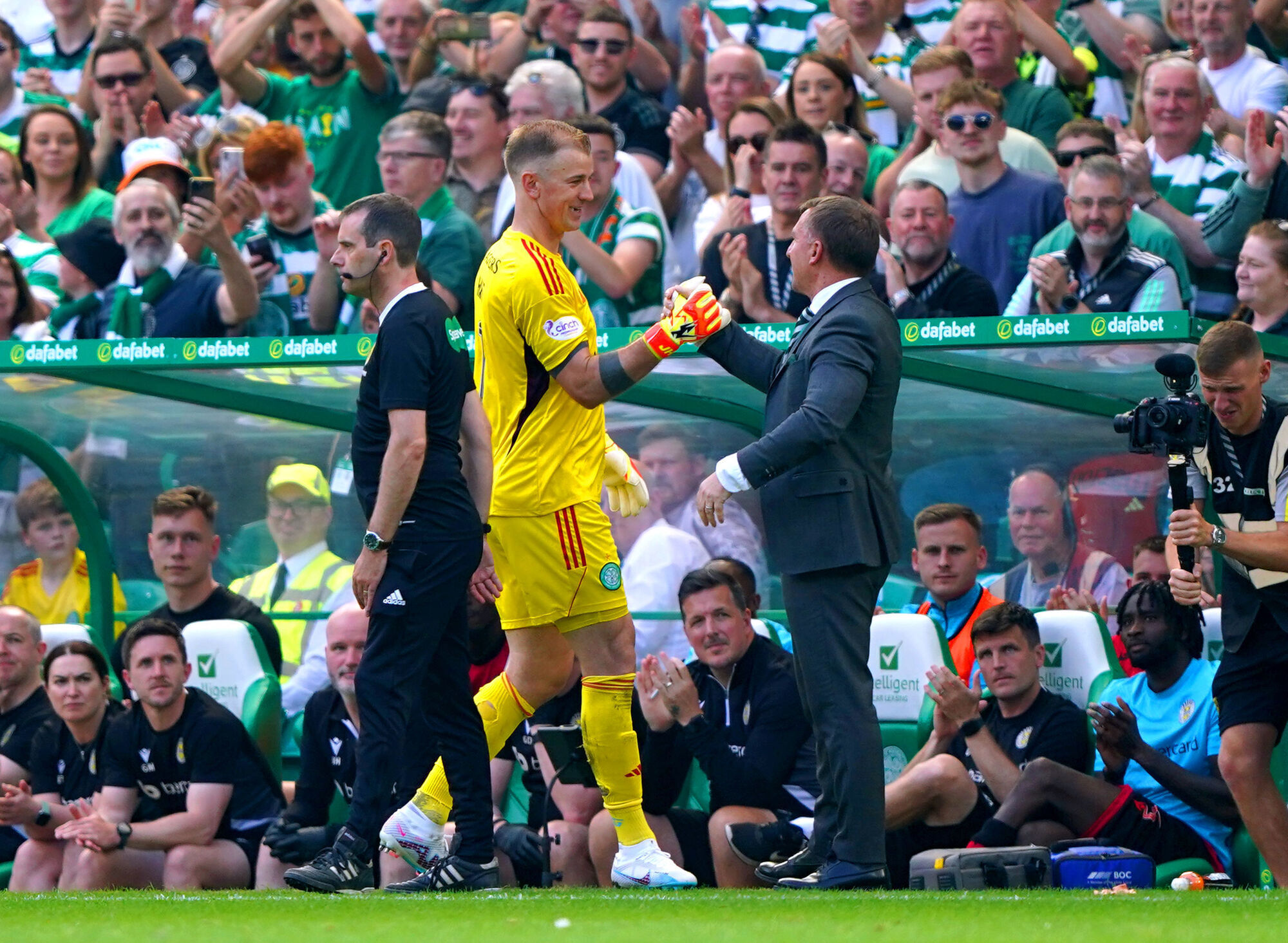 Champions Celtic hit back to give Joe Hart a win in his final league game