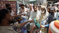 Doctors treat hundreds of heatstroke victims as Pakistan hit by heatwave