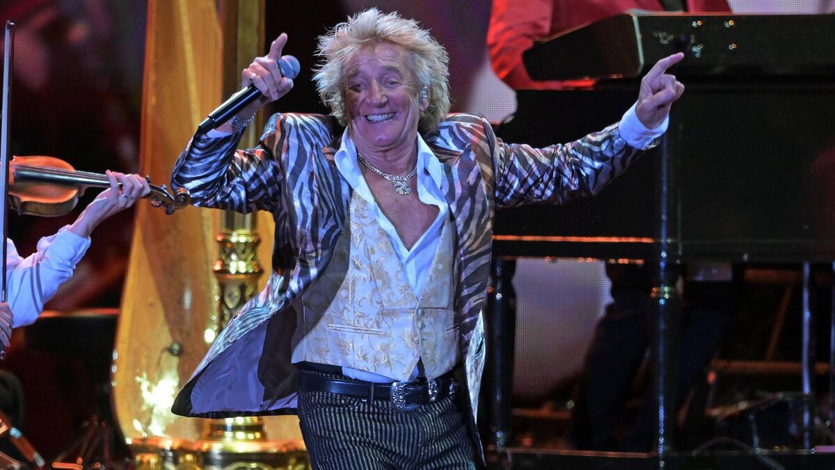 Rod Stewart review: Hot stuff from the 79-year-old despite the rain in Dublin - Vimarsana News