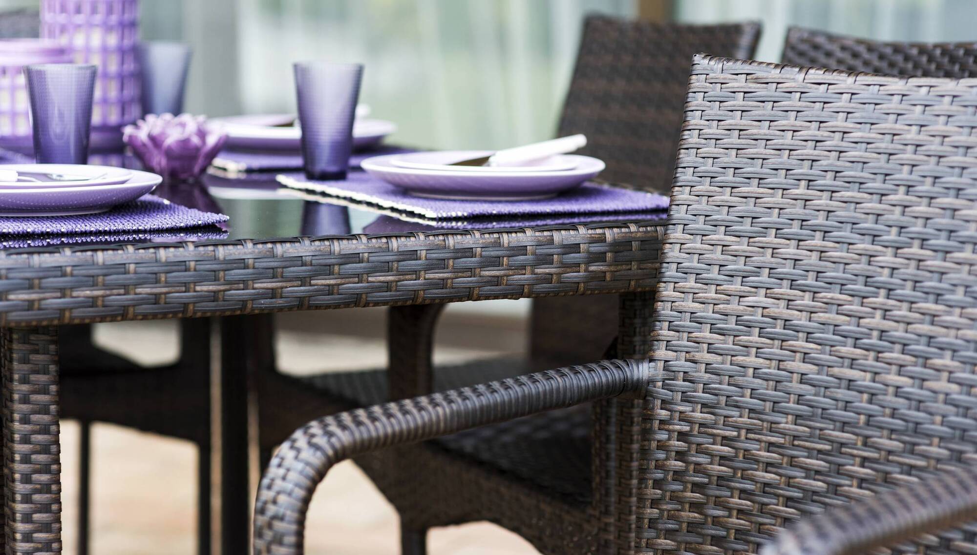 Life Hack: How to clean rattan garden furniture for summer and deal with mould