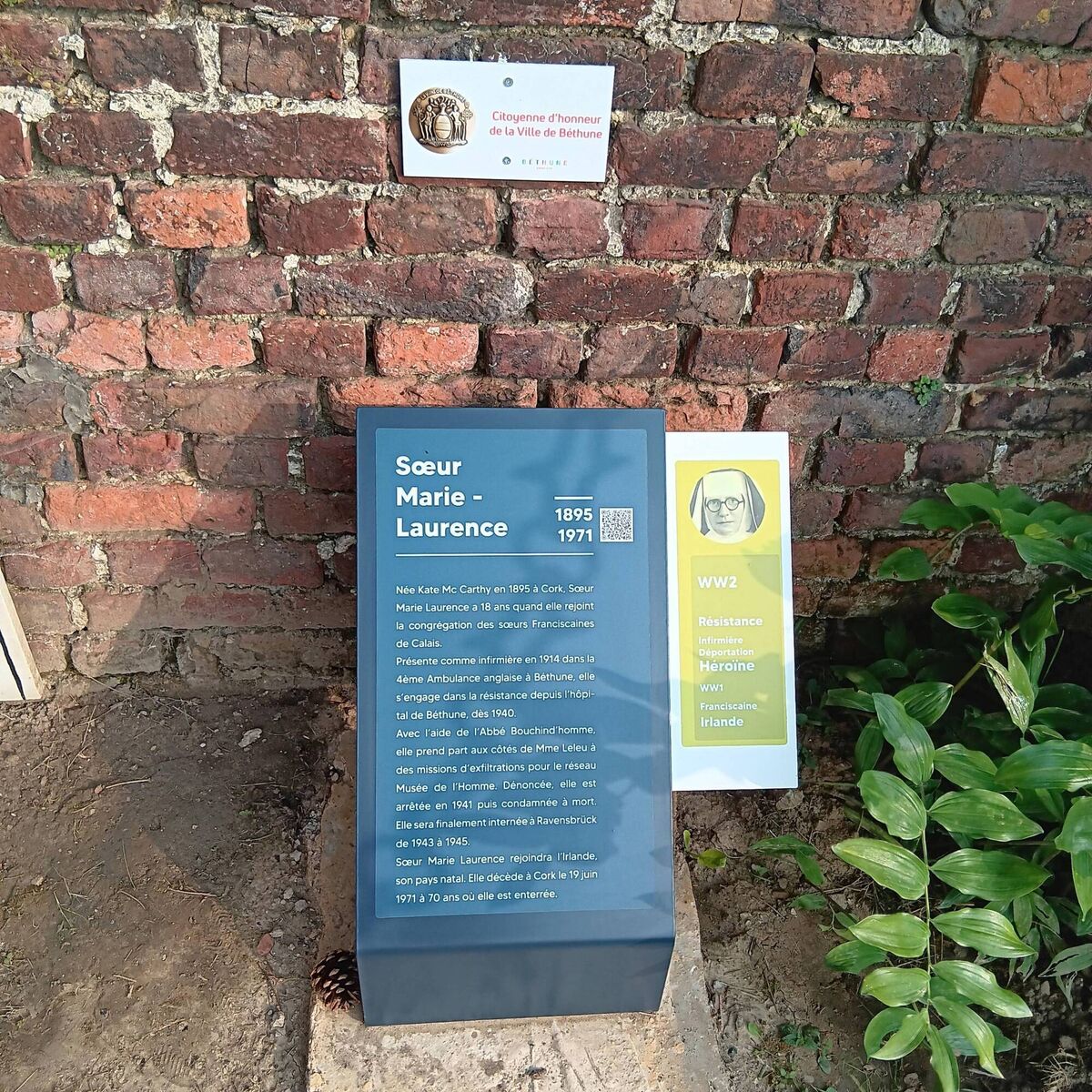 A plaque in honour of Sr Marie Laurence in Béthune.
