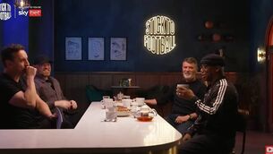 <p>MASSAGE THE FACTS: Roy Keane with Ian Wright, Gary Neville and Wayne Rooney. </p>