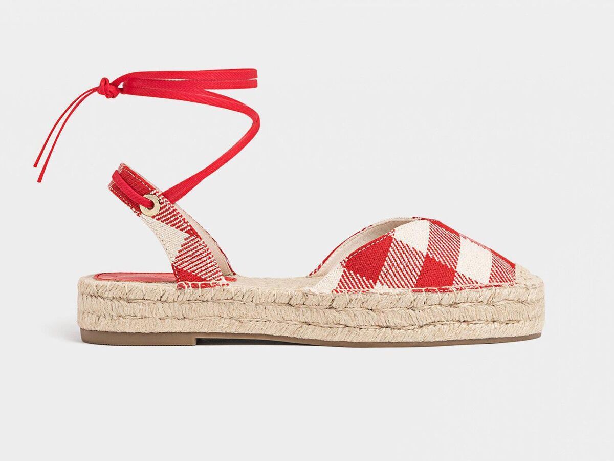 Checked Espadrilles, €29.99, Stradivarius