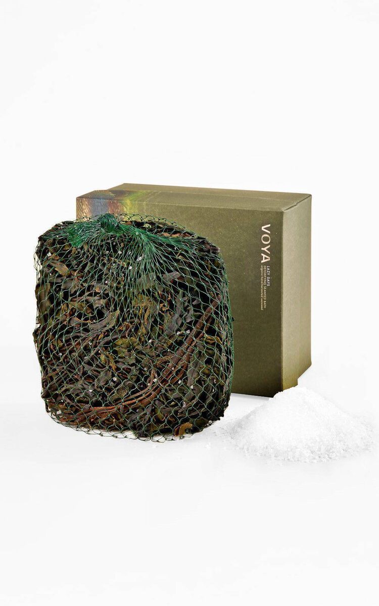 Voya Lazy Days Detoxifying Seaweed Bath (€28, Voya.ie)