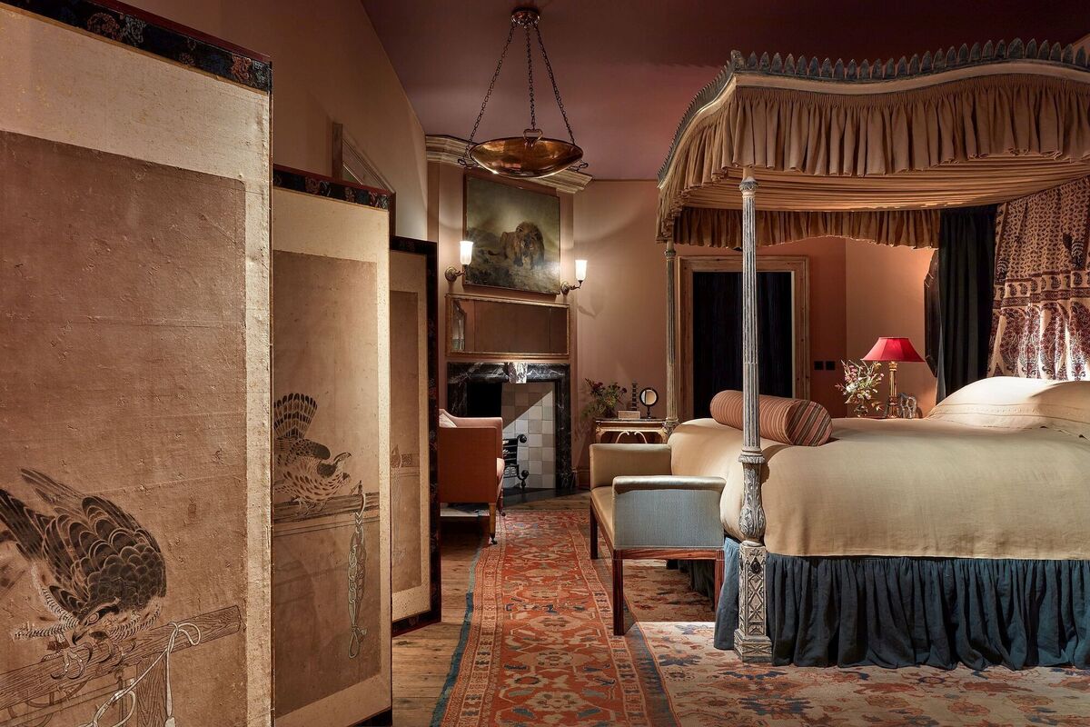  Jamb London's bedroom design is inspired by the palettes and drapery in Renaissance and Baroque paintings.