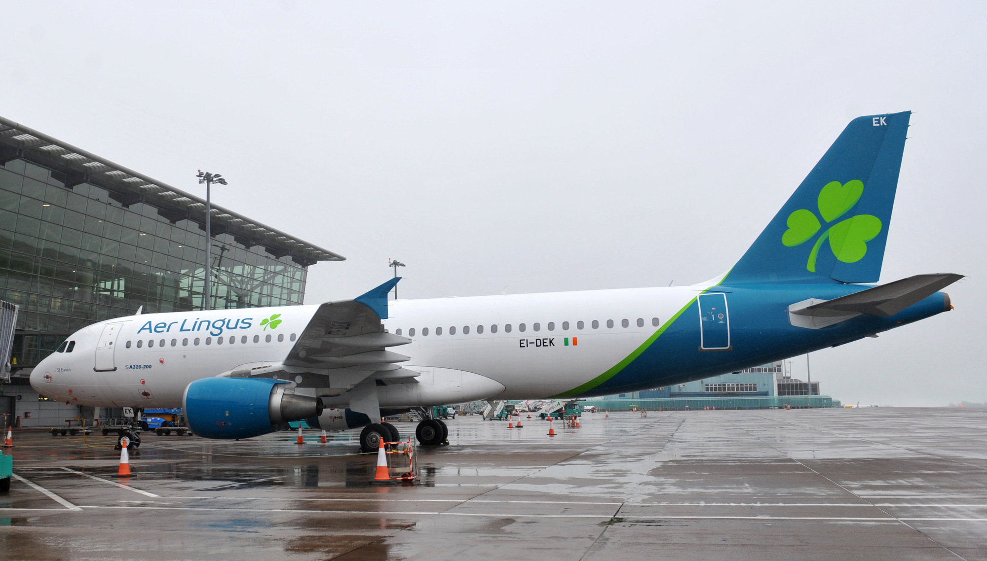 Talks between Aer Lingus and pilots to resume to avoid strike