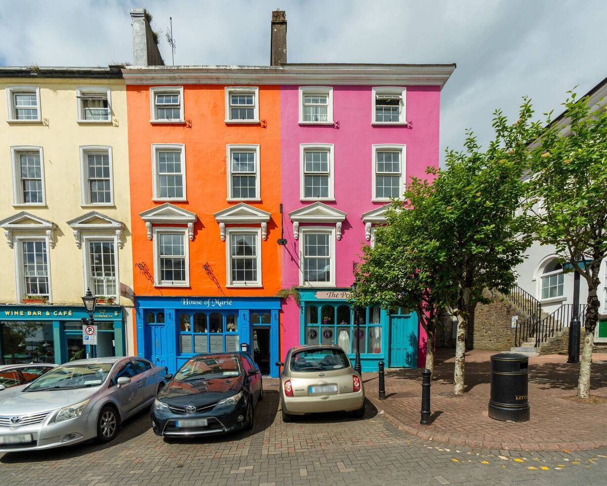 Casement Square's 6-7